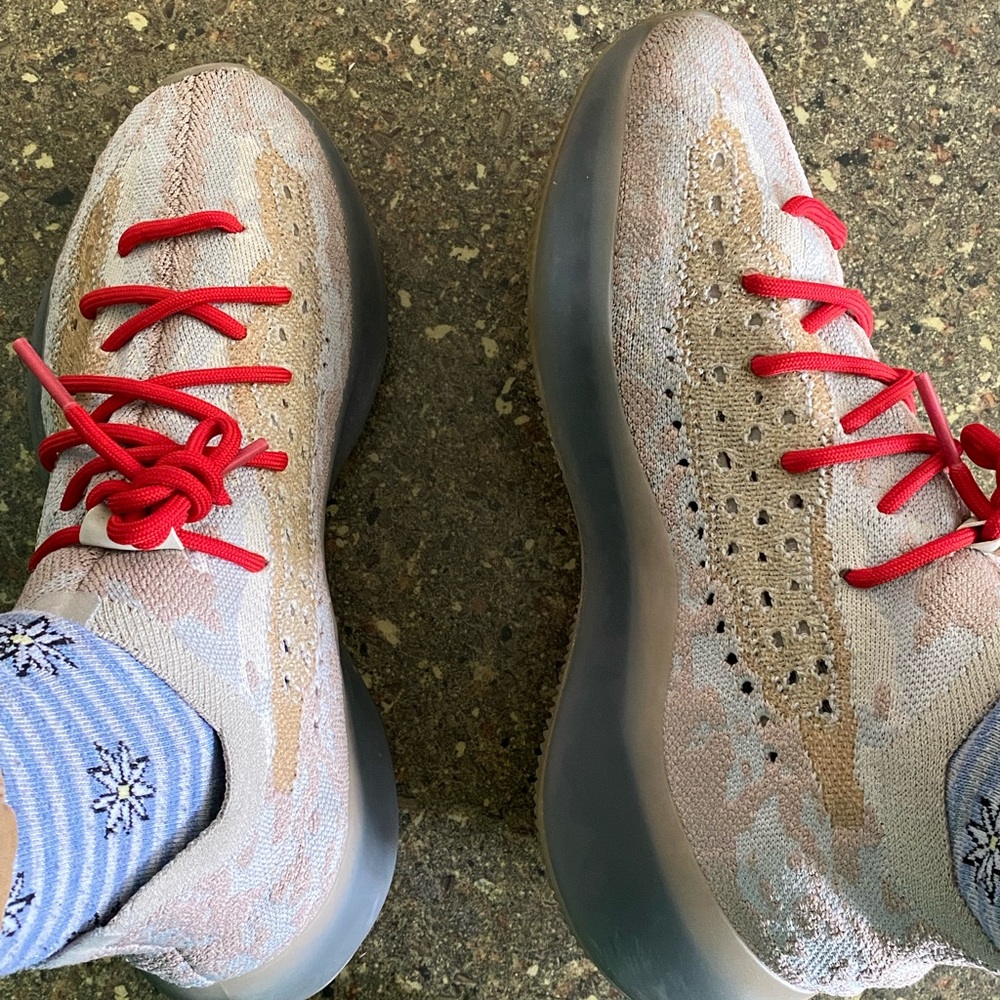 Yeezy non-reflective 380 / color: Pepper / size 9